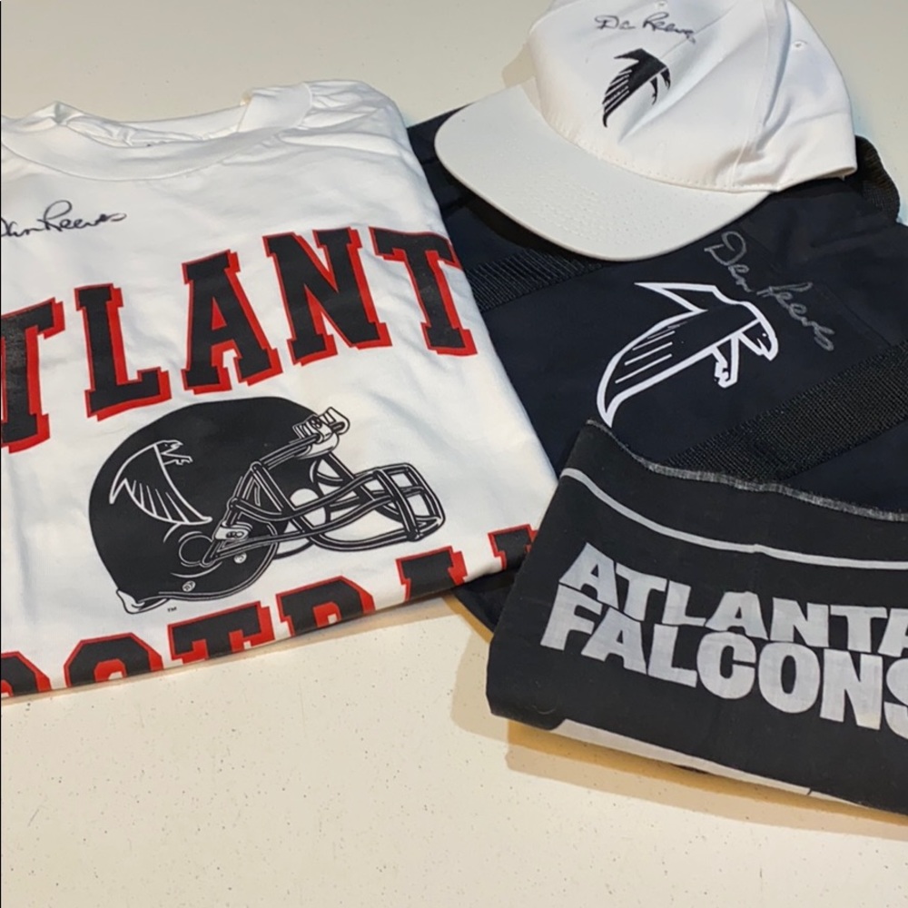 Autographed Dan Reeves( Falcons) Memorabilia